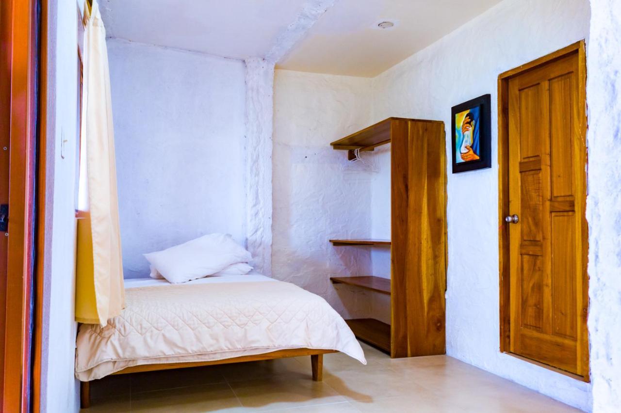 Royal Galapagos Inn Пуэрто-Бакерисо-Морено Экстерьер фото